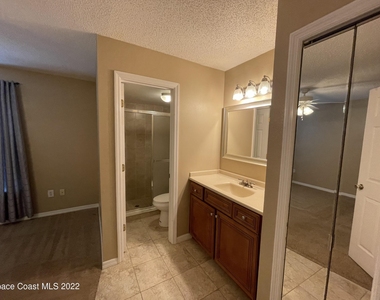 1425 Malibu Circle Ne - Photo Thumbnail 14