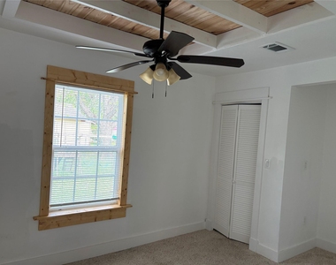9210 E Avenue O - Photo Thumbnail 4