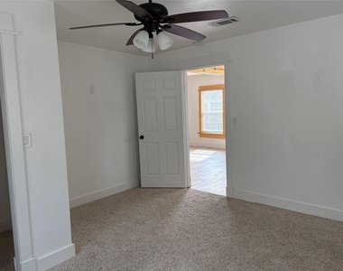 9210 E Avenue O - Photo Thumbnail 9