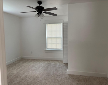 9210 E Avenue O - Photo Thumbnail 8