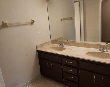 441 N Harbor City Boulevard - Photo Thumbnail 31