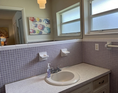 180 Duval Street - Photo Thumbnail 5