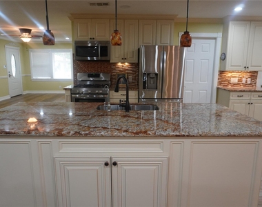 7506 Dearborn Street - Photo Thumbnail 4