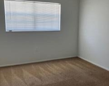 3135 Shady Dell Lane - Photo Thumbnail 8
