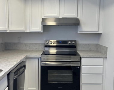 3135 Shady Dell Lane - Photo Thumbnail 18