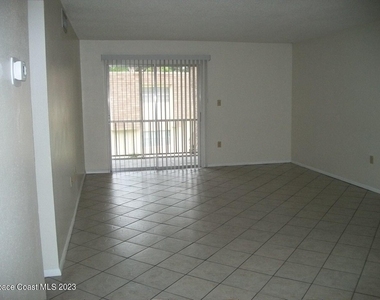 3135 Shady Dell Lane - Photo Thumbnail 4
