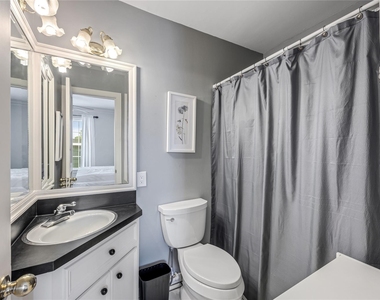 1310 Reid Street - Photo Thumbnail 7