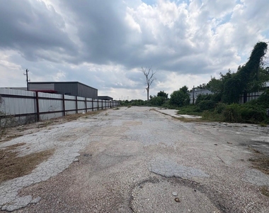 1904 Little York Road - Photo Thumbnail 4