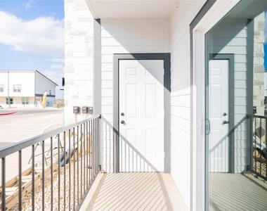 2101 Reinke Road - Photo Thumbnail 24