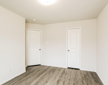 135 Cooper Creek Lane - Photo Thumbnail 14