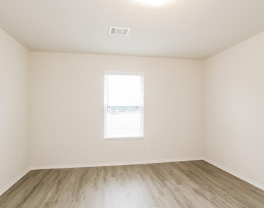135 Cooper Creek Lane - Photo Thumbnail 8