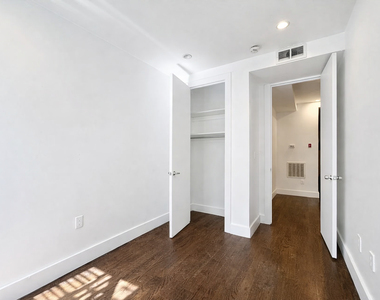 558 Kosciuszko Street - Photo Thumbnail 8
