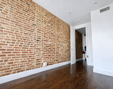 558 Kosciuszko Street - Photo Thumbnail 4