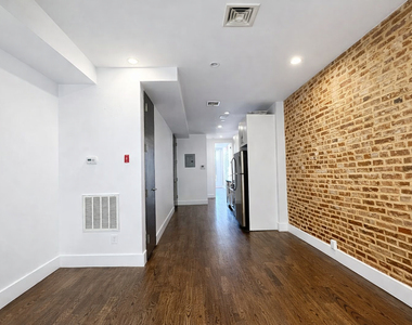 558 Kosciuszko Street - Photo Thumbnail 6