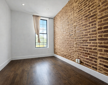 558 Kosciuszko Street - Photo Thumbnail 7
