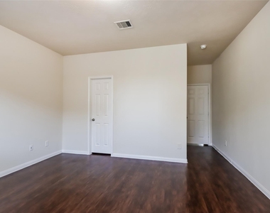 12414 Roy Mix Bohn Lane - Photo Thumbnail 5