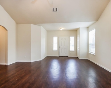 12414 Roy Mix Bohn Lane - Photo Thumbnail 3