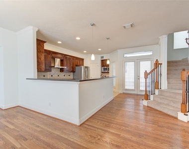 1322 Cohn Street - Photo Thumbnail 8