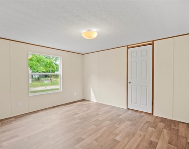 202 S Trice Street - Photo Thumbnail 9
