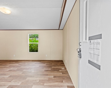 202 S Trice Street - Photo Thumbnail 3