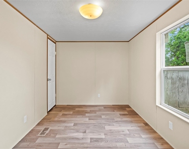 202 S Trice Street - Photo Thumbnail 18