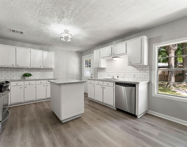 601 Dogwood Trail - Photo Thumbnail 8
