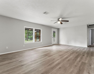601 Dogwood Trail - Photo Thumbnail 4