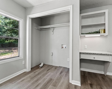 601 Dogwood Trail - Photo Thumbnail 14