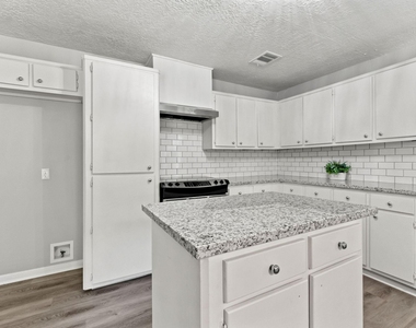 601 Dogwood Trail - Photo Thumbnail 13