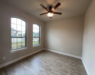9510 Turnstone Drive - Photo Thumbnail 16