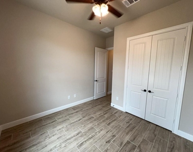 9510 Turnstone Drive - Photo Thumbnail 13