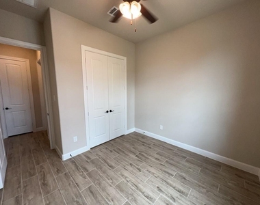 9510 Turnstone Drive - Photo Thumbnail 12