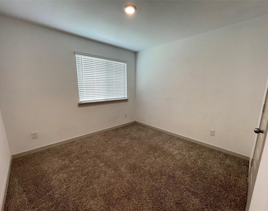 8107 Sugar Cane Lane - Photo Thumbnail 9