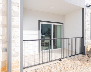 2101 Reinke Road - Photo Thumbnail 25