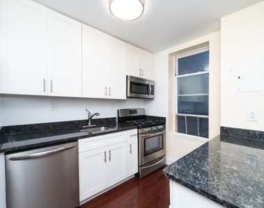 1050 Lafayette Avenue - Photo Thumbnail 2