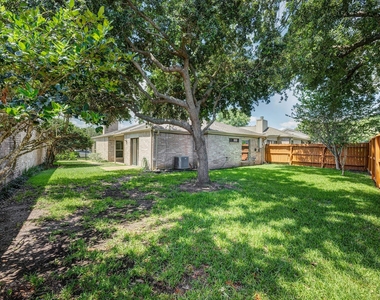 18506 Glen Briar Lane - Photo Thumbnail 15