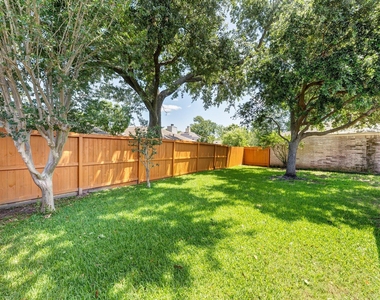 18506 Glen Briar Lane - Photo Thumbnail 17