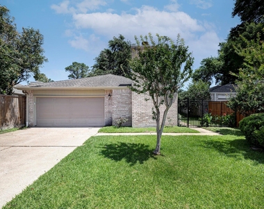 18506 Glen Briar Lane - Photo Thumbnail 7