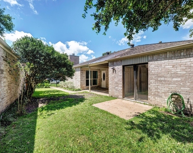 18506 Glen Briar Lane - Photo Thumbnail 16
