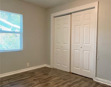8105 N 12th Street - Photo Thumbnail 9