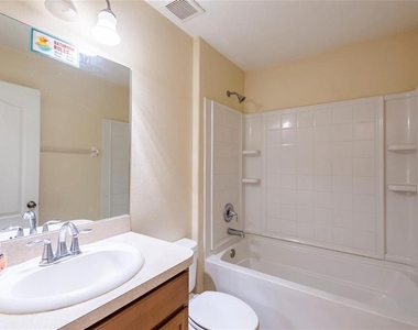8117 Alamosa Wood Avenue - Photo Thumbnail 12
