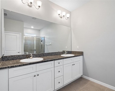 1092 Pipestone Place - Photo Thumbnail 12