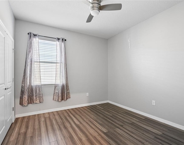 1092 Pipestone Place - Photo Thumbnail 7