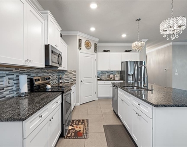 1092 Pipestone Place - Photo Thumbnail 1