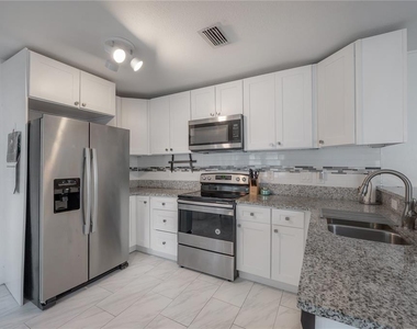 207 W Hiawatha Street - Photo Thumbnail 8