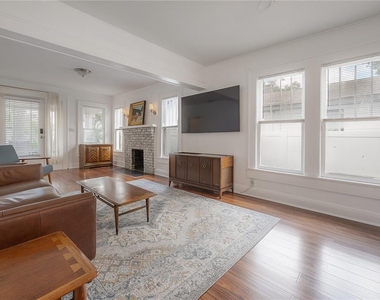 207 W Hiawatha Street - Photo Thumbnail 4