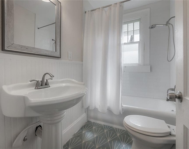 207 W Hiawatha Street - Photo Thumbnail 5