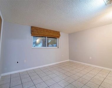 7713 Heather Street - Photo Thumbnail 10