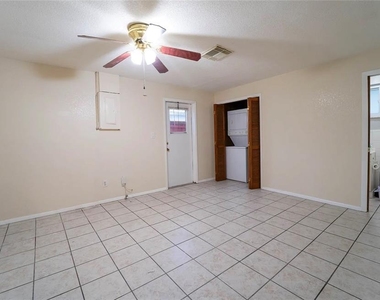 7713 Heather Street - Photo Thumbnail 19