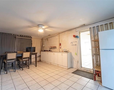 7713 Heather Street - Photo Thumbnail 21